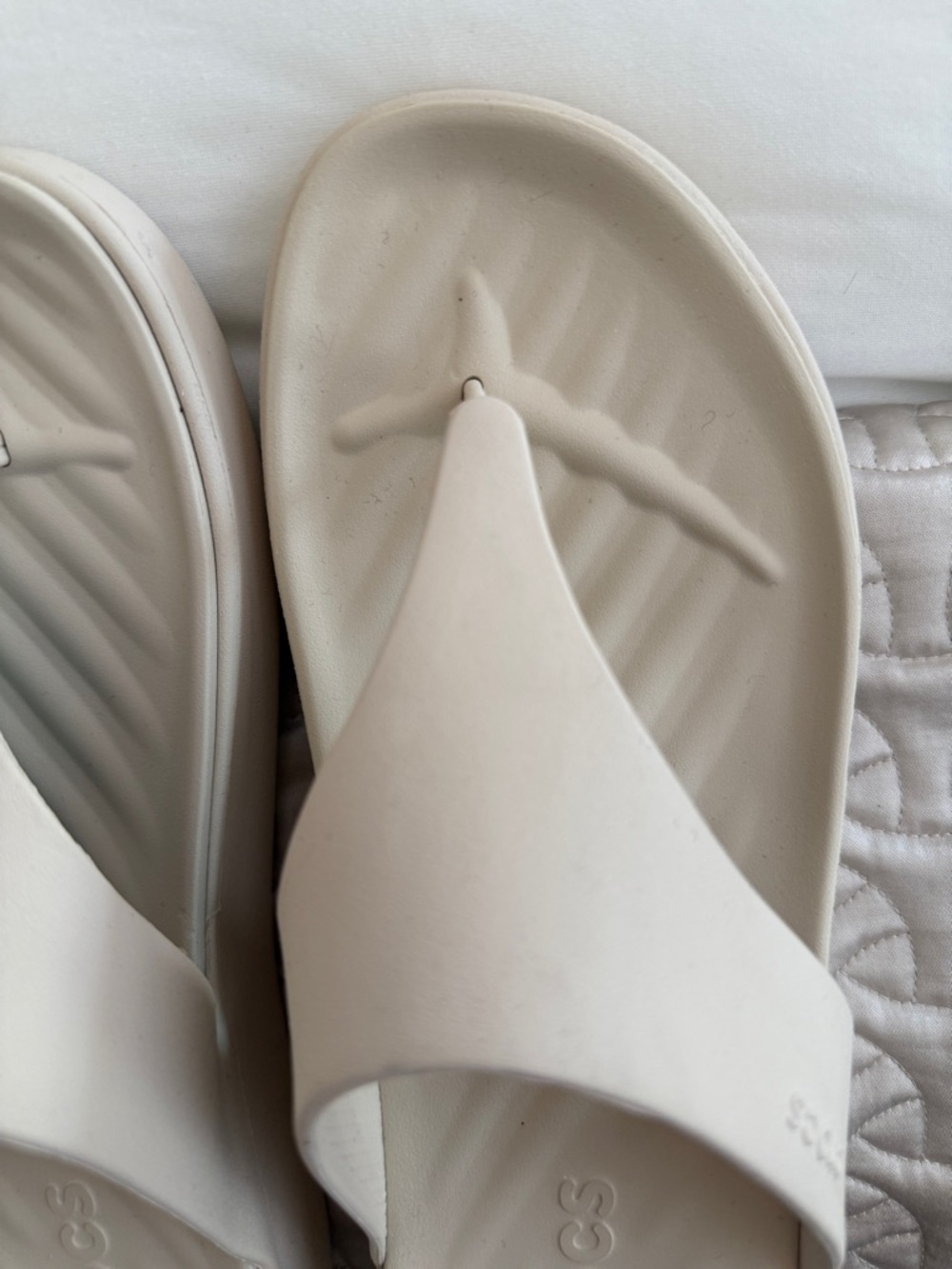 CROCS Women’s Minimalist Thong Sandal - Light Beige - Picture 5 of 5